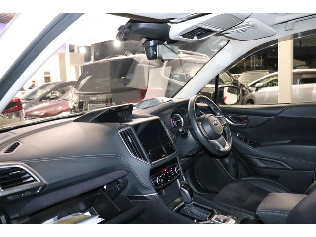 フォレスター スポーツ　アイサイト　ナビＴＶ　ＥＴＣ２　Ｆ・Ｓ・Ｒカメラ　ＦＸ８００Ｄ　ＣＤ　ＤＶＤ　ＢＤ　ＳＤ　ＢＴ　ステアリモコン　ステアヒーター　ステアリモコン　ＡＶＨ　ＳＲＨ　半皮＆前席Ｐシート＆全席ヒーター　ドアミラーオート　カーゴステップパネル　カーゴマット（14枚目）