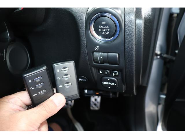 エクシーガ ２．５ｉスペックＢ　アイサイト　ナビＴＶ　ＥＴＣ２　Ｒカメラ　ＺＨ０００９　ＣＤ　ＤＶＤ　ＳＤ　ＵＳＢ　Ｂｌｕｅｔｏｏｔｈ　マット＆バイザー　クルコン　オートライト　ＨＩＤ　前席Ｐシート　プッシュ　エコアイドル　１８アルミ　タイヤ山９分　半革シート　７人乗り（19枚目）