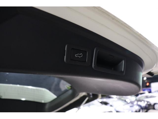 フォレスター Ｓ－リミテッド　ナビ　ＥＴＣ２．０　Ｒカメラ　黒革シート　パナソニックナビ（ＬＲ７００Ｄ）　フルセグＴＶ　ＥＴＣ２．０　パワーリヤゲート　ブラウンレザーシート　フロントパワーシートとヒーター　フロアマット　ドアバイザー　１８インチＡＷ（9枚目）