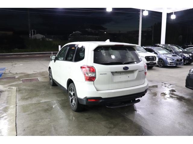 フォレスター Ｓ－リミテッド　ナビ　ＥＴＣ２．０　Ｒカメラ　黒革シート　パナソニックナビ（ＬＲ７００Ｄ）　フルセグＴＶ　ＥＴＣ２．０　パワーリヤゲート　ブラウンレザーシート　フロントパワーシートとヒーター　フロアマット　ドアバイザー　１８インチＡＷ（10枚目）