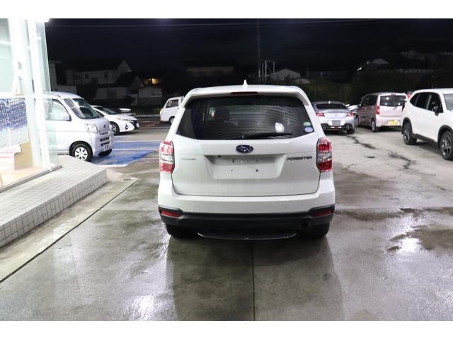 フォレスター Ｓ－リミテッド　ナビ　ＥＴＣ２．０　Ｒカメラ　黒革シート　パナソニックナビ（ＬＲ７００Ｄ）　フルセグＴＶ　ＥＴＣ２．０　パワーリヤゲート　ブラウンレザーシート　フロントパワーシートとヒーター　フロアマット　ドアバイザー　１８インチＡＷ（11枚目）