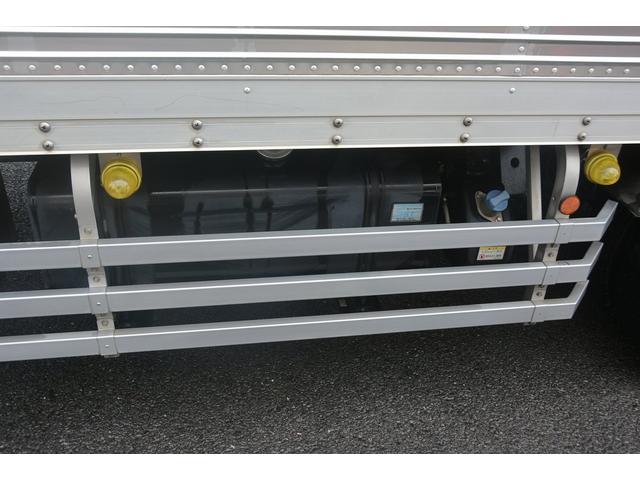 増トン アルミバン 5.2t積 寝台 リア4枚扉 ジョルダー(10枚目)