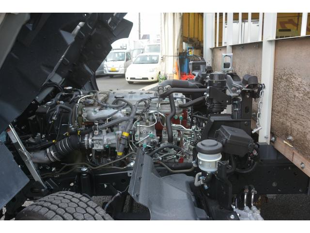 ワイド ベッド付 平ボディー 6.2m長 3.85t積 電動格納ミラー(助手席側) 坂道発進補助 衝突軽減ブレーキ 車線逸脱警報 車両安定性制御装置 取扱説明書 新車時保証書 スペアキー オートエアコン チョーク(13枚目)