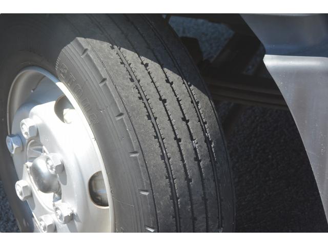 高所作業車 アイチ製 27m 鉄製バケット 荷重200kg 6速MT バケット2人乗り フォグランプ 左電動格納ミラー 坂道発進補助 ETC チョーク パワーモード アイドルアップ 輪留めホルダー 敷板入れ(40枚目)
