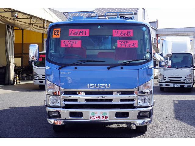 ワイド　パッカー車　プレス式　６．９立米　連続動作　２．６ｔ　積載２６００ｋｇ　極東製　汚水タンク　リアロールカーテン式扉　コンテナアーム　箱上キャリア付　フォグランプ　メッキ　アイドリングストップ　坂道発進補助　チョーク　暖機スイッチ(3枚目)