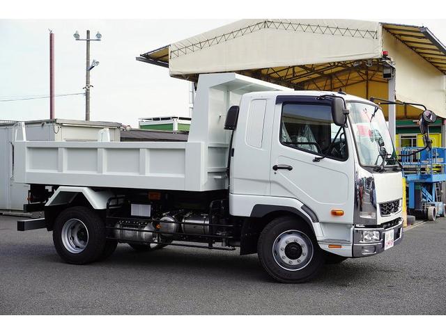 ファイター 増トン　ベッド付　土砂ダンプ　７．９トン積　一方開　角底　新明和製　積載７９００ｋｇ　メッキ　オートエアコン　フォグランプ　坂道発進補助　ＥＴＣ２．０　ビニールシートカバー　衝突軽減ブレーキ　車線逸脱警報　６速ＭＴ（8枚目）