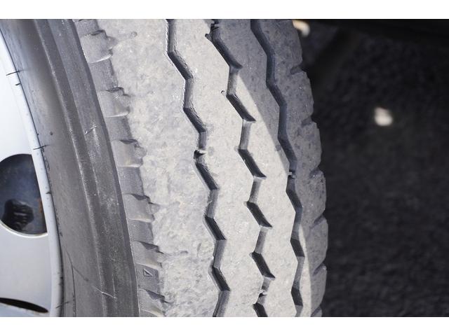 フォワード ４トン　ローダーダンプ　花見台製　三方開　２．７トン積　ベッドレス　積載２７００ｋｇ　ダンプピン　鳥居ラダー　鳥居アングル補強　荷台アングル付　坂道発進補助　ＥＴＣ　６速ＭＴ（13枚目）
