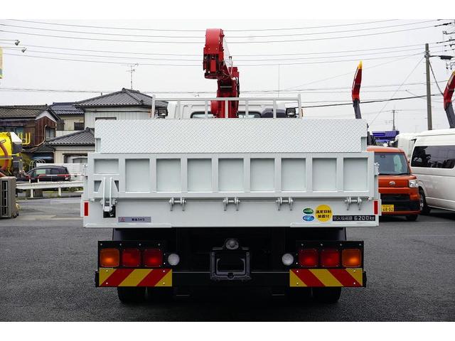 ファイター 増トン　４段クレーン　セーフティローダー　ウインチ　ラジコン　標準幅　ベッド付　積載６２００ｋｇ　古河ユニック製　２．９３ｔ吊　フックイン　差違いアウトリガー　５．８ｍ長　リア油圧ゲート　スタンション穴　床フック　ミラーヒーター　メッキ　６速ＭＴ（5枚目）