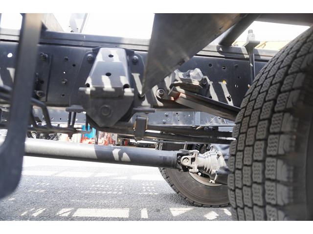 デュトロ キャリアカー　２台積　３．５トン積　ラジコン　ウインチ　古河　積載３５００ｋｇ　油圧リアゲート　アルミホイール　社外テール　ＥＴＣ　坂道発進補助　左電格ミラー　クリアランスソナー　ＬＥＤヘッドライト　フォグ　衝突軽減ブレーキ　電動パーキングブレーキ　６速ＭＴ（15枚目）