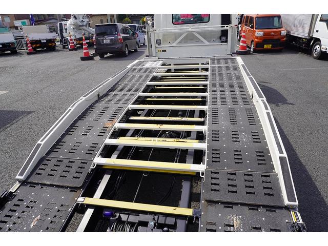 デュトロ キャリアカー　２台積　３．５トン積　ラジコン　ウインチ　古河　積載３５００ｋｇ　油圧リアゲート　アルミホイール　社外テール　ＥＴＣ　坂道発進補助　左電格ミラー　クリアランスソナー　ＬＥＤヘッドライト　フォグ　衝突軽減ブレーキ　電動パーキングブレーキ　６速ＭＴ（42枚目）