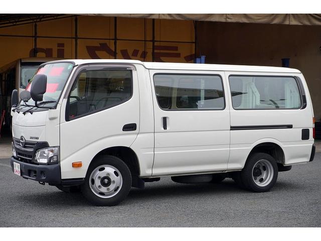 デュトロ ルートバン　５ドア　ディーゼル　２トン　和光工業パワーゲート　ジャストロー　積載２０００ｋｇ　３人乗　リア跳上ドア　荷台板張り　荷室加工有　ナビ　バックカメラ　ＡＴ　リフト（8枚目）