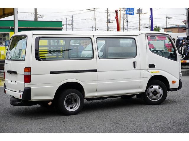 デュトロ ルートバン　５ドア　ディーゼル　２トン　和光工業パワーゲート　ジャストロー　積載２０００ｋｇ　３人乗　リア跳上ドア　荷台板張り　荷室加工有　ナビ　バックカメラ　ＡＴ　リフト（9枚目）