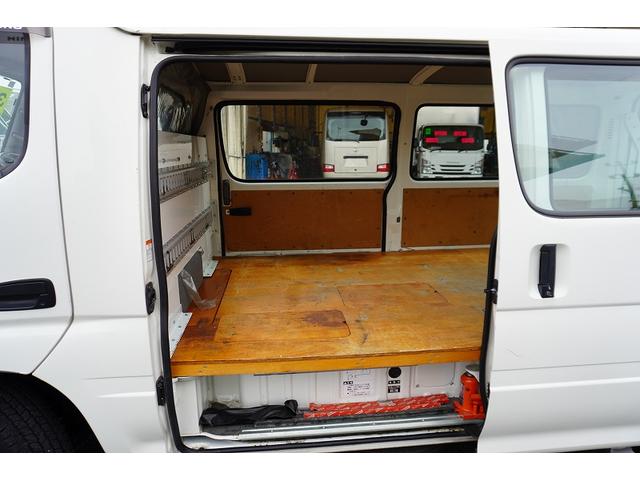 デュトロ ルートバン　５ドア　ディーゼル　２トン　和光工業パワーゲート　ジャストロー　積載２０００ｋｇ　３人乗　リア跳上ドア　荷台板張り　荷室加工有　ナビ　バックカメラ　ＡＴ　リフト（21枚目）