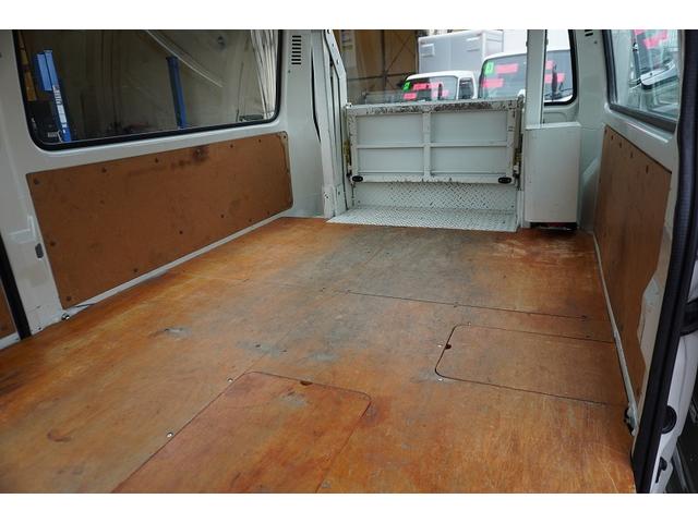 デュトロ ルートバン　５ドア　ディーゼル　２トン　和光工業パワーゲート　ジャストロー　積載２０００ｋｇ　３人乗　リア跳上ドア　荷台板張り　荷室加工有　ナビ　バックカメラ　ＡＴ　リフト（23枚目）