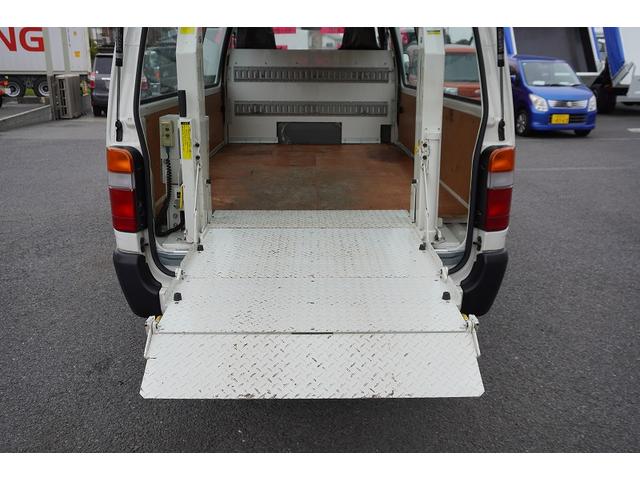 デュトロ ルートバン　５ドア　ディーゼル　２トン　和光工業パワーゲート　ジャストロー　積載２０００ｋｇ　３人乗　リア跳上ドア　荷台板張り　荷室加工有　ナビ　バックカメラ　ＡＴ　リフト（40枚目）