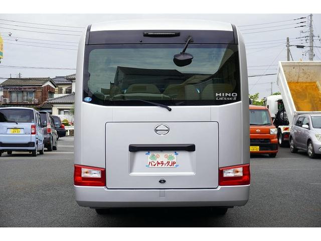 リエッセII ロング　ＧＸ　マイクロバス　２８人乗　自動ドア　モケット　送迎バス　リーフサス　リクライニング　ナビ　ＥＴＣ　バックカメラ　オートエアコン　ルームラック　冷蔵庫　後席モニター　左電格ミラー　ＡＴ（7枚目）