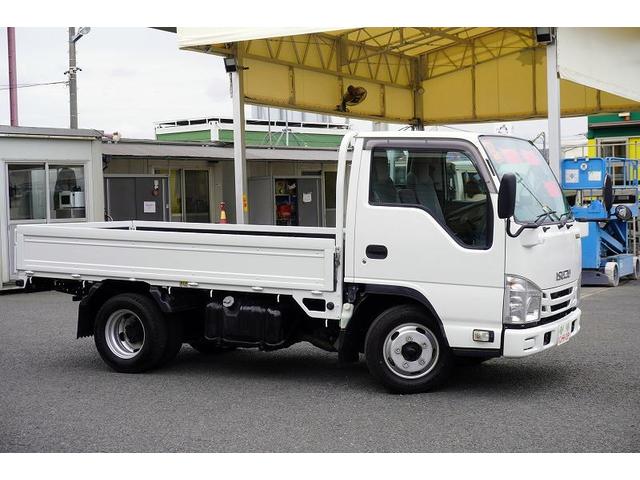 エルフトラック 標準幅　ショート　平ボディー　２トン積　三方開　全低床　積載２０００ｋｇ　左電格ミラー　坂道発進補助　ＥＴＣ　５速ＭＴ　１０尺（9枚目）
