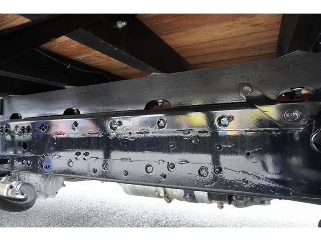 ファイター 増トン　ワイド　５段クレーン　７．２トン積　６ｍ長　ラジコン　ベッド付　積載７２００ｋｇ　タダノ製　アルミブロック　フックイン　２．９３ｔ吊　角足　ＥＴＣ２．０　坂道発進補助　オートエアコン　リーフサス　メッキ　６速ＭＴ（27枚目）