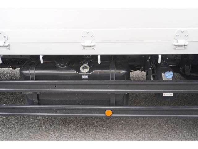 ファイター 増トン　ワイド　５段クレーン　７．２トン積　６ｍ長　ラジコン　ベッド付　積載７２００ｋｇ　タダノ製　アルミブロック　フックイン　２．９３ｔ吊　角足　ＥＴＣ２．０　坂道発進補助　オートエアコン　リーフサス　メッキ　６速ＭＴ（28枚目）
