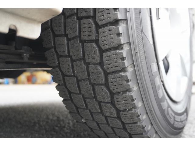 ハイエースバン ロングＤＸ　４ドア　ガソリン　６人乗　パワーゲート　荷室加工　ハイルーフ　トヨタ車体製リフト　荷台板張り　ラッシング１段　小窓　バックカメラ　純正ナビ　ワンセグＴＶ　ＡＴ（13枚目）