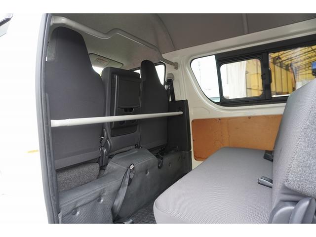 ハイエースバン ロングＤＸ　４ドア　ガソリン　６人乗　パワーゲート　荷室加工　ハイルーフ　トヨタ車体製リフト　荷台板張り　ラッシング１段　小窓　バックカメラ　純正ナビ　ワンセグＴＶ　ＡＴ（16枚目）