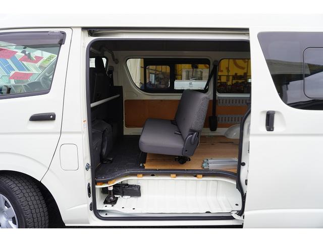 ハイエースバン ロングＤＸ　４ドア　ガソリン　６人乗　パワーゲート　荷室加工　ハイルーフ　トヨタ車体製リフト　荷台板張り　ラッシング１段　小窓　バックカメラ　純正ナビ　ワンセグＴＶ　ＡＴ（24枚目）