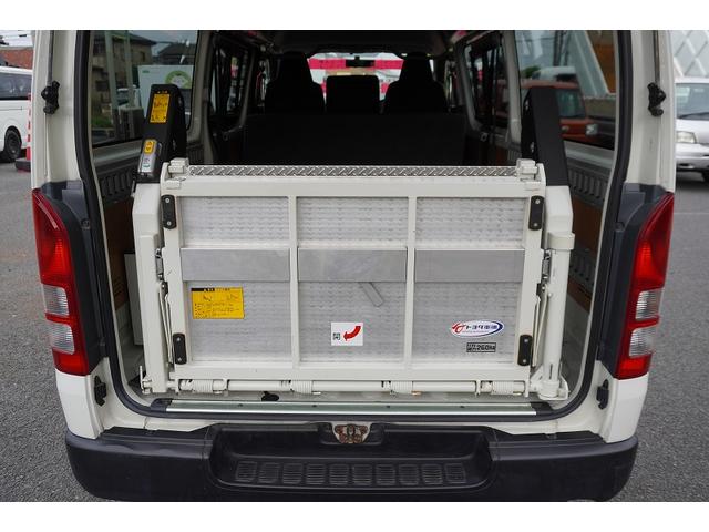ハイエースバン ロングＤＸ　４ドア　ガソリン　６人乗　パワーゲート　荷室加工　ハイルーフ　トヨタ車体製リフト　荷台板張り　ラッシング１段　小窓　バックカメラ　純正ナビ　ワンセグＴＶ　ＡＴ（31枚目）