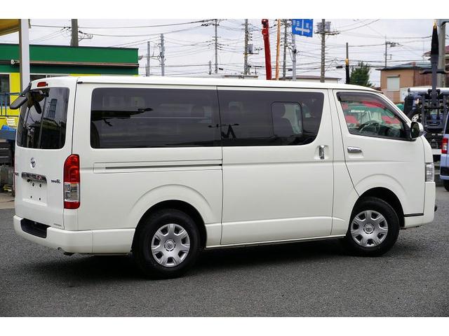 ハイエースバン スーパーＧＬ　ガソリン　５人乗　和光工業製パワーゲート　ロング　５ドア　荷台板張り　床フック　バックカメラ　社外ナビ　ＥＴＣ　小窓　電格ミラー　イージークローザー　オートエアコン　ワンオーナー　ＡＴ　リフト（9枚目）