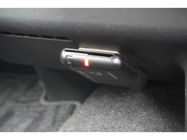 ハイエースバン スーパーＧＬ　ガソリン　５人乗　和光工業製パワーゲート　ロング　５ドア　荷台板張り　床フック　バックカメラ　社外ナビ　ＥＴＣ　小窓　電格ミラー　イージークローザー　オートエアコン　ワンオーナー　ＡＴ　リフト（30枚目）