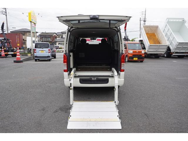 ハイエースバン スーパーＧＬ　ガソリン　５人乗　和光工業製パワーゲート　ロング　５ドア　荷台板張り　床フック　バックカメラ　社外ナビ　ＥＴＣ　小窓　電格ミラー　イージークローザー　オートエアコン　ワンオーナー　ＡＴ　リフト（40枚目）