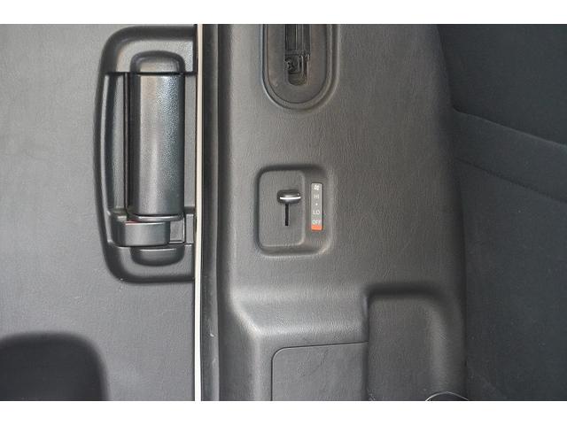 ハイエースバン スーパーＧＬ　ガソリン　５人乗　和光工業製パワーゲート　ロング　５ドア　荷台板張り　床フック　バックカメラ　社外ナビ　ＥＴＣ　小窓　電格ミラー　イージークローザー　オートエアコン　ワンオーナー　ＡＴ　リフト（46枚目）