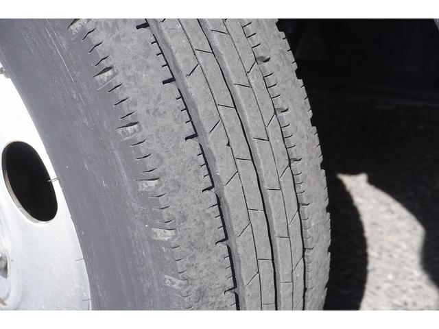 ダイナトラック ワイドロング　４段クレーン　２トン積　ラジコン　２．６３ｔ吊　積載２０００ｋｇ　タダノ製　フックイン　セイコーラック　鳥居下部鉄板張り　ロープ穴３対　ＥＴＣ　５速ＭＴ（9枚目）