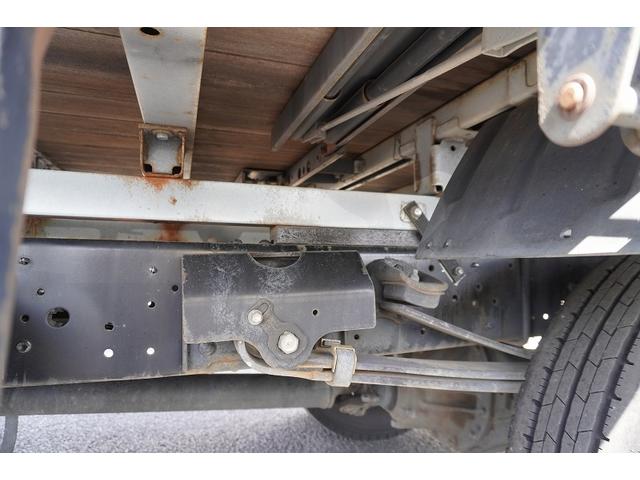 ダイナトラック ワイドロング　４段クレーン　２トン積　ラジコン　２．６３ｔ吊　積載２０００ｋｇ　タダノ製　フックイン　セイコーラック　鳥居下部鉄板張り　ロープ穴３対　ＥＴＣ　５速ＭＴ（12枚目）