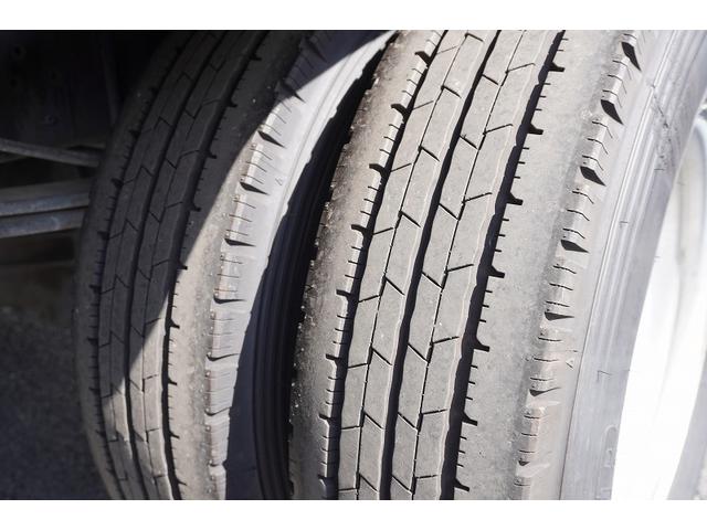 ダイナトラック ワイドロング　４段クレーン　２トン積　ラジコン　２．６３ｔ吊　積載２０００ｋｇ　タダノ製　フックイン　セイコーラック　鳥居下部鉄板張り　ロープ穴３対　ＥＴＣ　５速ＭＴ（15枚目）