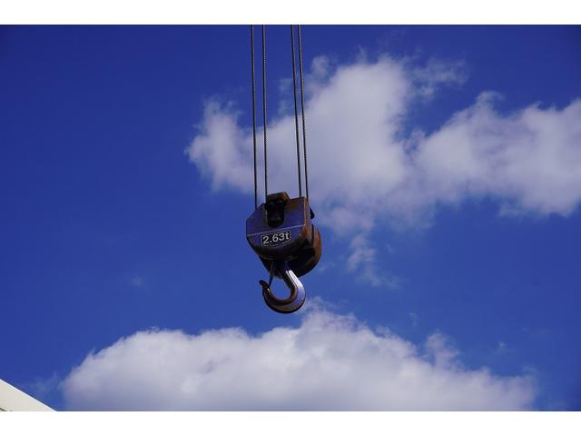 ダイナトラック ワイドロング　４段クレーン　２トン積　ラジコン　２．６３ｔ吊　積載２０００ｋｇ　タダノ製　フックイン　セイコーラック　鳥居下部鉄板張り　ロープ穴３対　ＥＴＣ　５速ＭＴ（16枚目）