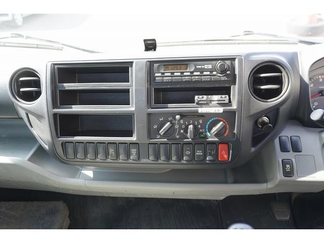 ダイナトラック ワイドロング　４段クレーン　２トン積　ラジコン　２．６３ｔ吊　積載２０００ｋｇ　タダノ製　フックイン　セイコーラック　鳥居下部鉄板張り　ロープ穴３対　ＥＴＣ　５速ＭＴ（18枚目）