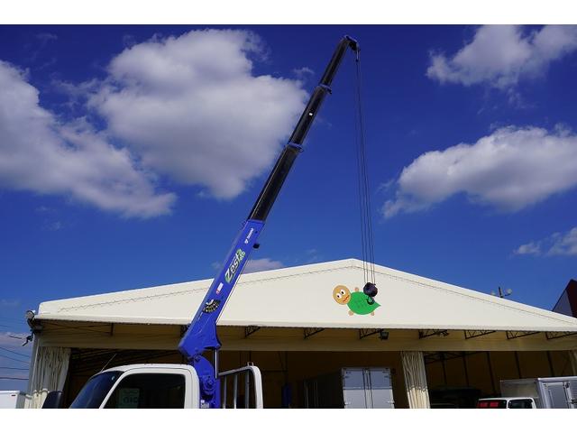 ダイナトラック ワイドロング　４段クレーン　２トン積　ラジコン　２．６３ｔ吊　積載２０００ｋｇ　タダノ製　フックイン　セイコーラック　鳥居下部鉄板張り　ロープ穴３対　ＥＴＣ　５速ＭＴ（25枚目）
