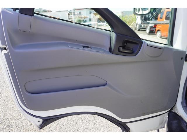 ダイナトラック ワイドロング　４段クレーン　２トン積　ラジコン　２．６３ｔ吊　積載２０００ｋｇ　タダノ製　フックイン　セイコーラック　鳥居下部鉄板張り　ロープ穴３対　ＥＴＣ　５速ＭＴ（27枚目）