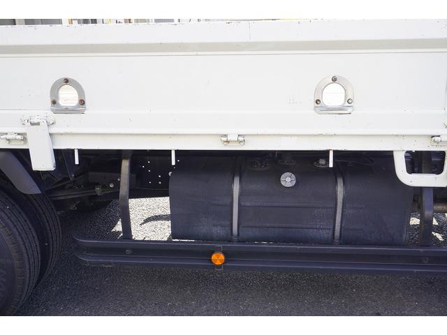 ダイナトラック ワイドロング　４段クレーン　２トン積　ラジコン　２．６３ｔ吊　積載２０００ｋｇ　タダノ製　フックイン　セイコーラック　鳥居下部鉄板張り　ロープ穴３対　ＥＴＣ　５速ＭＴ（28枚目）