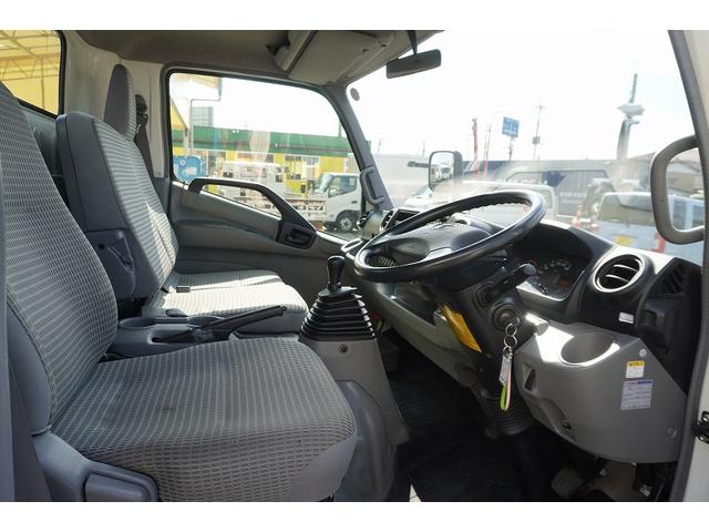 ダイナトラック ワイドロング　４段クレーン　２トン積　ラジコン　２．６３ｔ吊　積載２０００ｋｇ　タダノ製　フックイン　セイコーラック　鳥居下部鉄板張り　ロープ穴３対　ＥＴＣ　５速ＭＴ（29枚目）