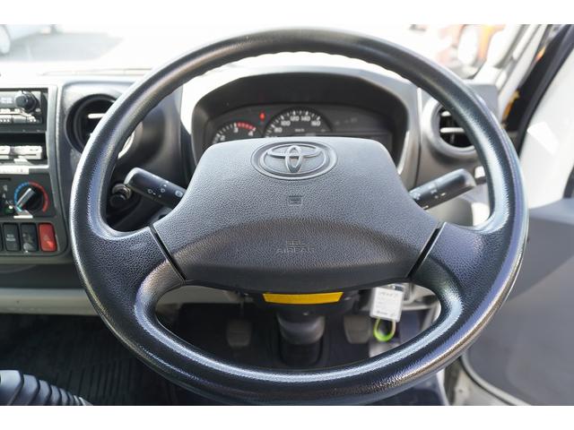 ダイナトラック ワイドロング　４段クレーン　２トン積　ラジコン　２．６３ｔ吊　積載２０００ｋｇ　タダノ製　フックイン　セイコーラック　鳥居下部鉄板張り　ロープ穴３対　ＥＴＣ　５速ＭＴ（33枚目）