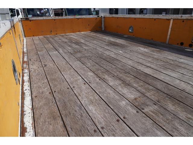 ダイナトラック ワイドロング　４段クレーン　２トン積　ラジコン　２．６３ｔ吊　積載２０００ｋｇ　タダノ製　フックイン　セイコーラック　鳥居下部鉄板張り　ロープ穴３対　ＥＴＣ　５速ＭＴ（39枚目）