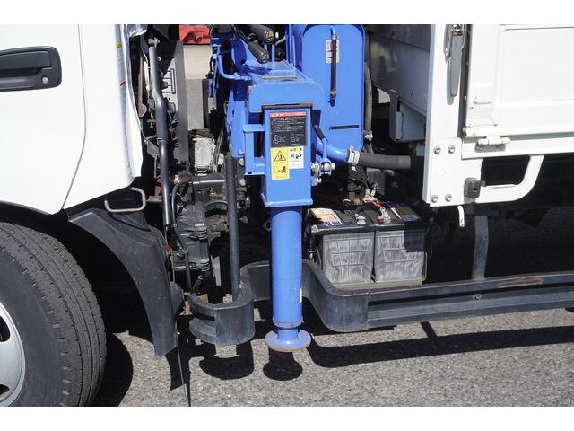 ダイナトラック ワイドロング　４段クレーン　２トン積　ラジコン　２．６３ｔ吊　積載２０００ｋｇ　タダノ製　フックイン　セイコーラック　鳥居下部鉄板張り　ロープ穴３対　ＥＴＣ　５速ＭＴ（42枚目）