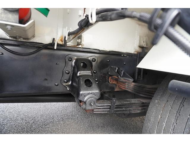 ヒノレンジャー 増トン パッカー車 プレス式 10.2立米 連続動作 新明和 ベッドレス 塵芥車 積載4200kg 防臭ドア 汚水タンク 網工具入れ バックカメラ ETC2.0 坂道発進補助 衝突軽減ブレーキ 車線逸脱警報 6速MT 段ボール 車両総重量10970kg(17枚目)