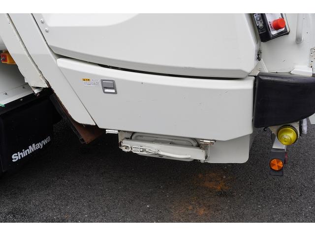 ヒノレンジャー 増トン パッカー車 プレス式 10.2立米 連続動作 新明和 ベッドレス 塵芥車 積載4200kg 防臭ドア 汚水タンク 網工具入れ バックカメラ ETC2.0 坂道発進補助 衝突軽減ブレーキ 車線逸脱警報 6速MT 段ボール 車両総重量10970kg(25枚目)