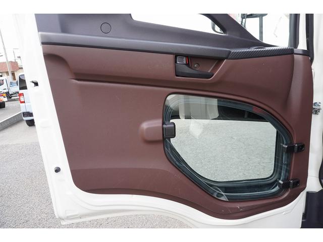 ヒノレンジャー 増トン パッカー車 プレス式 10.2立米 連続動作 新明和 ベッドレス 塵芥車 積載4200kg 防臭ドア 汚水タンク 網工具入れ バックカメラ ETC2.0 坂道発進補助 衝突軽減ブレーキ 車線逸脱警報 6速MT 段ボール 車両総重量10970kg(27枚目)