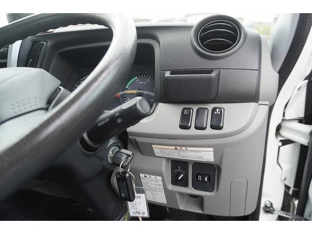 キャンター ワイド超ロング 4段クレーン ラジコン 2.93t吊 5MT 積載3350kg タダノ製 フックイン セイコーラック フォグランプ 左電格ミラー 衝突軽減ブレーキ 車線逸脱警報 ETC キーレス(29枚目)