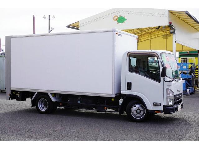 エルフトラック ロング パネルバン 跳上式 垂直パワーゲート 2トン AT 標準幅 積載1600kg ラッシング2段 バックカメラ 左電格ミラー キーレス 全低床 北村製 車両総重量4980kg アルミバン リフト(3枚目)