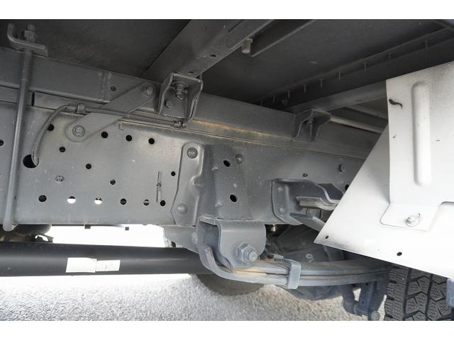 エルフトラック ロング パネルバン 跳上式 垂直パワーゲート 2トン AT 標準幅 積載1600kg ラッシング2段 バックカメラ 左電格ミラー キーレス 全低床 北村製 車両総重量4980kg アルミバン リフト(16枚目)