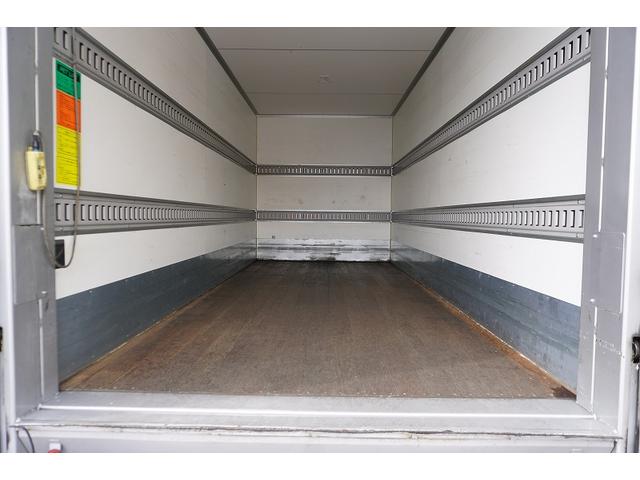 エルフトラック ロング パネルバン 跳上式 垂直パワーゲート 2トン AT 標準幅 積載1600kg ラッシング2段 バックカメラ 左電格ミラー キーレス 全低床 北村製 車両総重量4980kg アルミバン リフト(28枚目)
